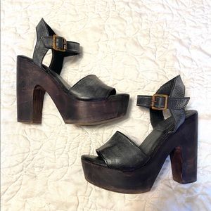 Freebird Caye platform heels